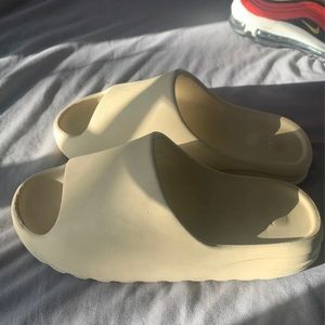 Bone Yeezy slides